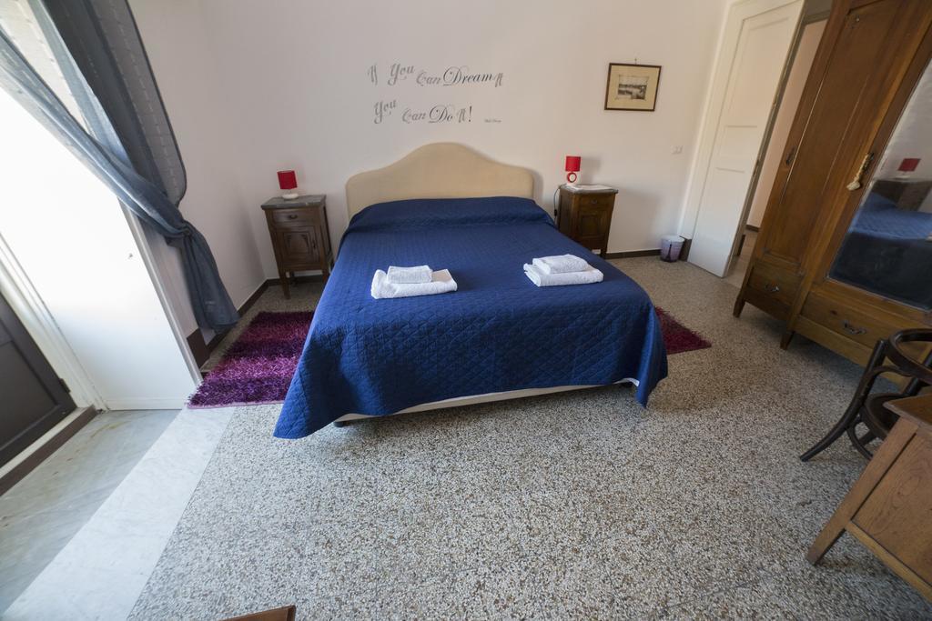 Hotel Casa Alcala Deluxe Catania Habitación foto